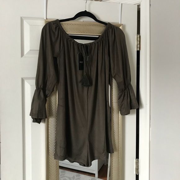 Off-The-Shoulder Romper - Picture 3 of 3